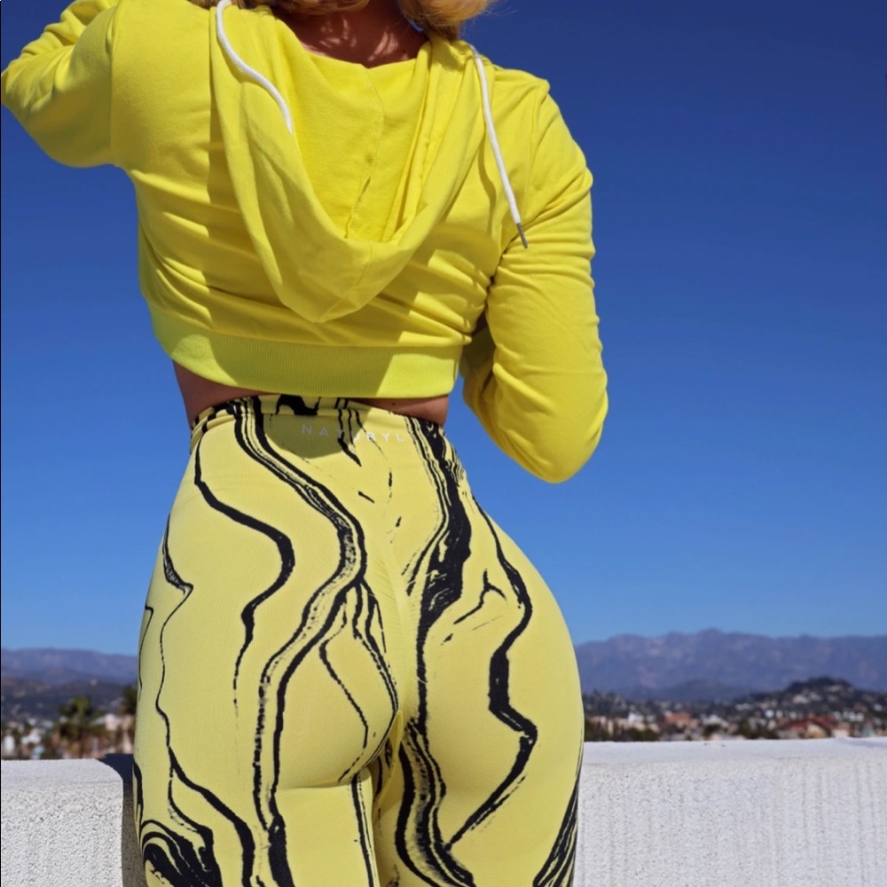 Naturyl Graphic Leggings